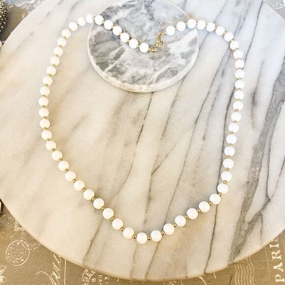 Vintage Monet Necklace White Gold Beaded Strand Retro Midcentury Cottagecore - Picture 1 of 4